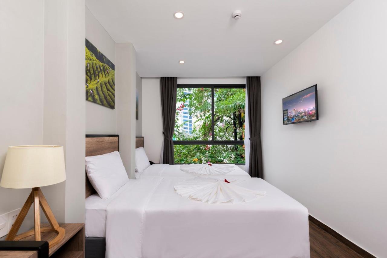 Golden Lotus Central Hotel Нячанг Екстер'єр фото