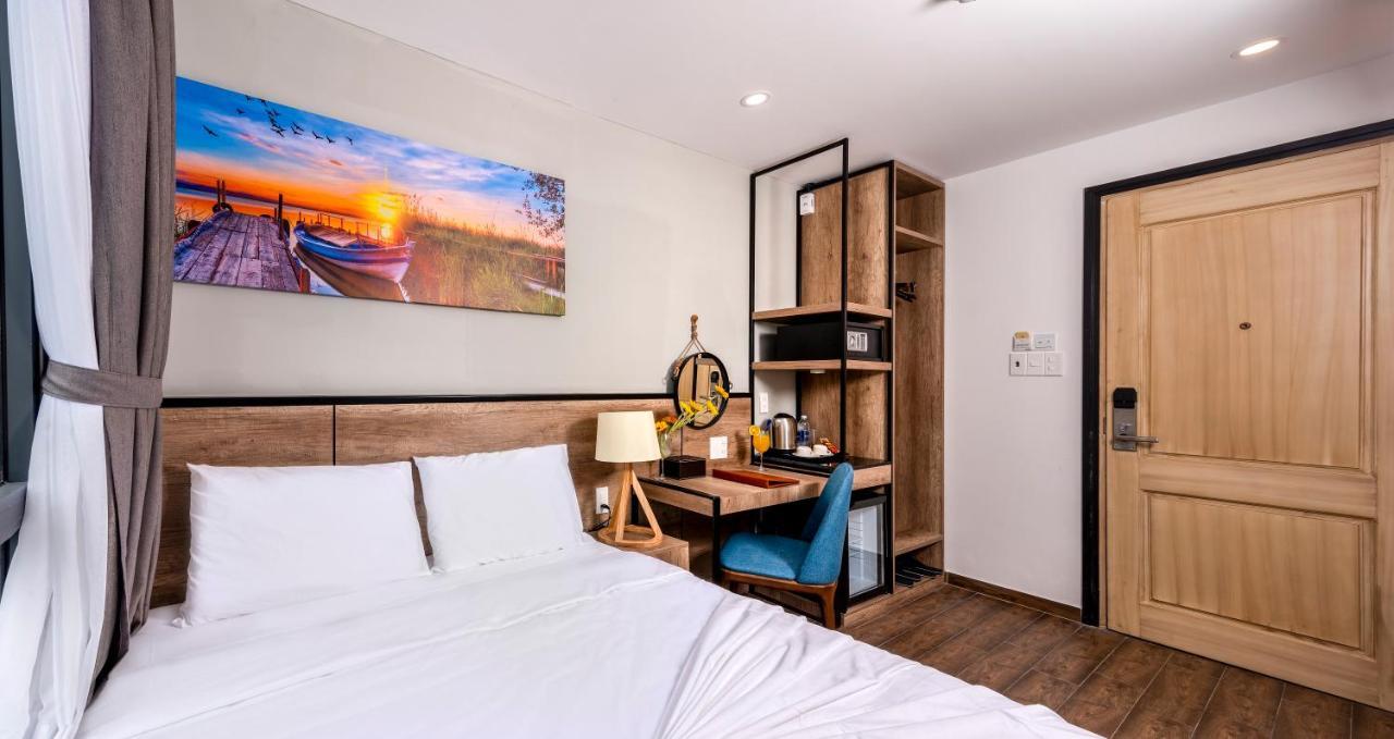 Golden Lotus Central Hotel Нячанг Екстер'єр фото